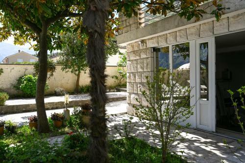 Villa Troya Apartments & Studios