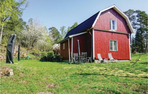Three-bedroom Holiday Home In Animskog