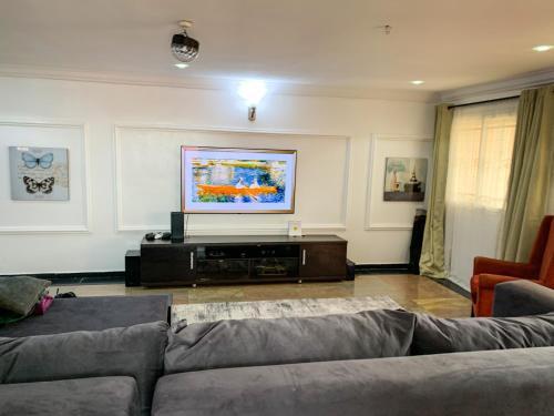 Apartamento The Blu Rose Penthouse - Secure, Serene, Serviced