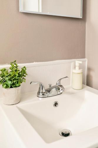 Apartamento Bright & Cozy 1 King Br Apt - In Prime Location