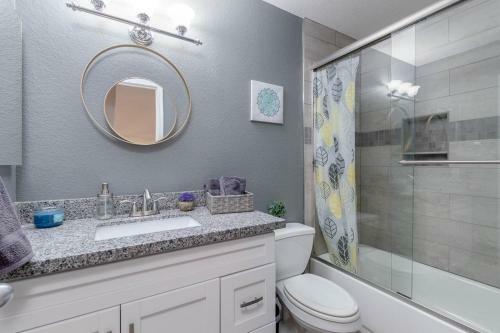 Phoenix Gem With Sparkling Heated Pool And Newly Remodeled! Home