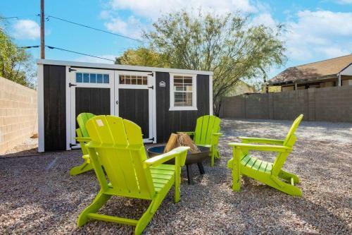 *new* Modern Meets Vintage In Phx Historic Home