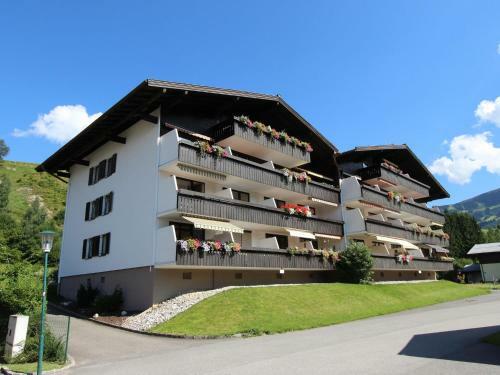 Cozy Apartment Near Ski Area In Maria Alm