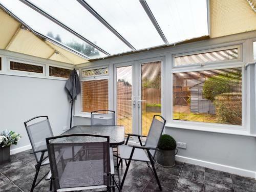 Large Four Bedroom Home With Parking Close To Town