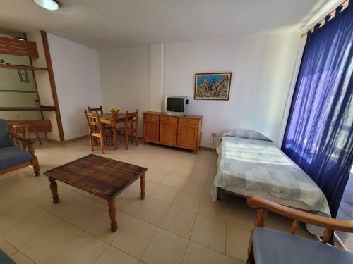 Immaculate 1-bed Apartment In Arona E308