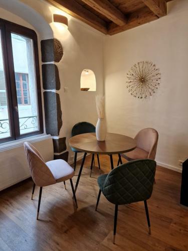 Apartamento Elegant Flat In Old Town, 2 Mins Walk To Lake