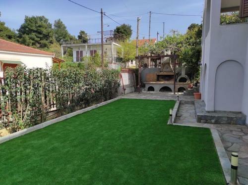Entire Home Near Athens For Short Vacations