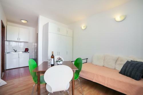Hostal Apartments Slavena