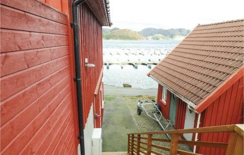 Three-bedroom Apartment In Lindesnes