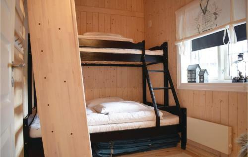 Three-bedroom Holiday Home In Hovet