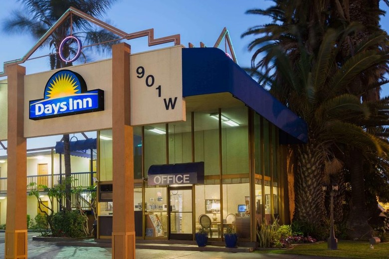 Hotel Days Inn Airport Center Lax