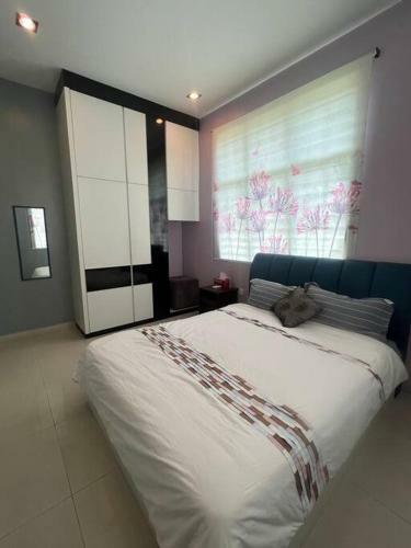 Luxury 4 Designed Bedrooms Bungalow# 100mbps Unifi