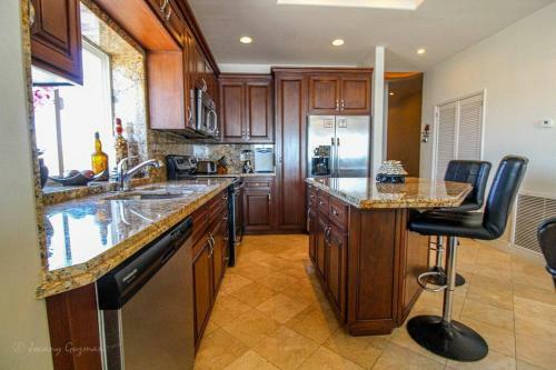Apartamento Access - Beach Penthouse Papas And Beer 2 Miles Wifi