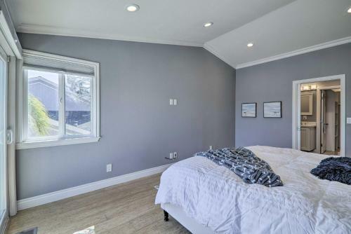 Discovery Bay Retreat With Balcony And Boat Dock!