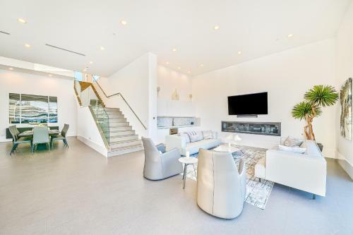 Huntington Harbour Opulence