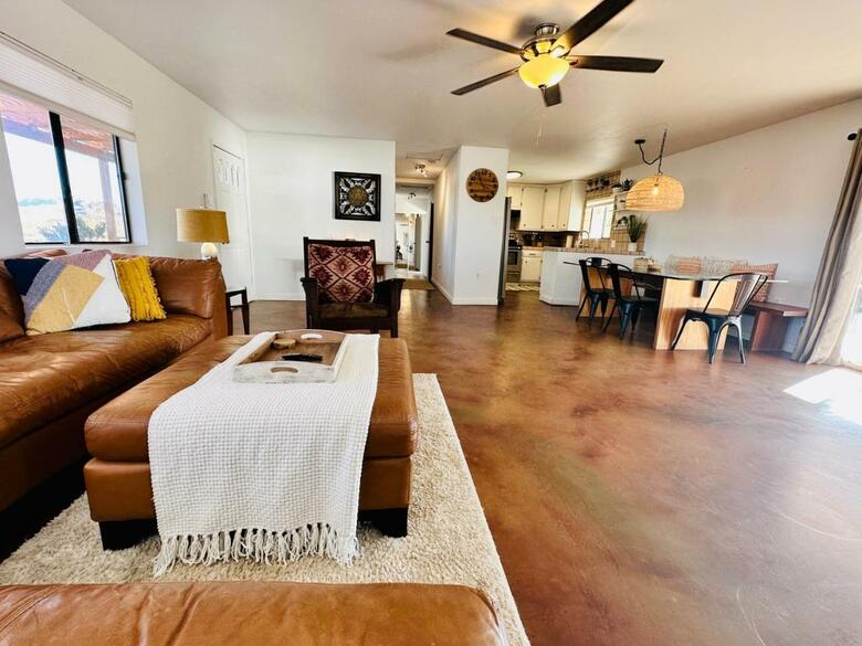 Ravens Nest Ranch, Fire Pit , Views, Near Jt Park!