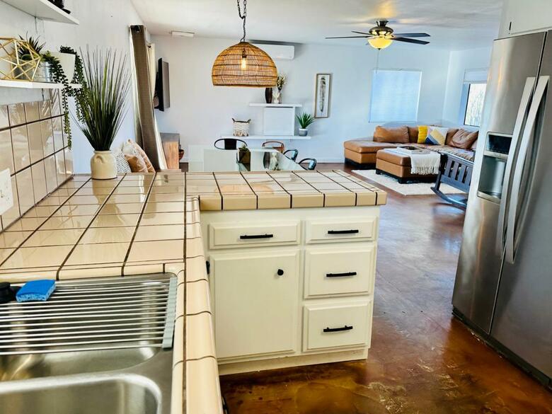 Ravens Nest Ranch, Fire Pit , Views, Near Jt Park!