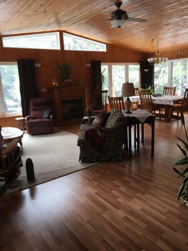 Country Cozy Bed And Breakfast