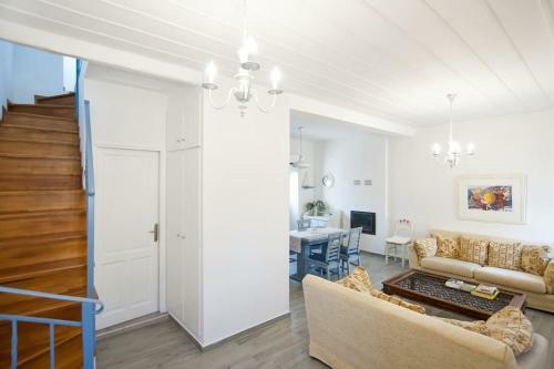 Locrihouse-stylish Comfortable Home In Galaxidi