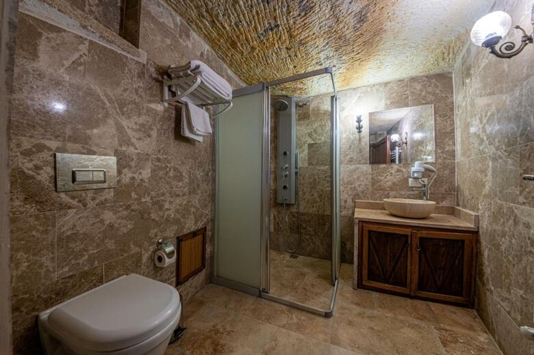 Hotel Kapalos Cave Suites