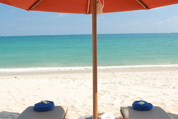 Hotel Weekender Resort & Spa