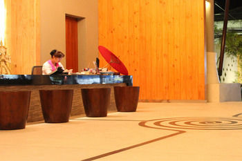 Hotel Weekender Resort & Spa