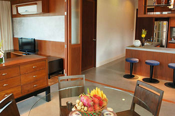 Hotel Weekender Resort & Spa