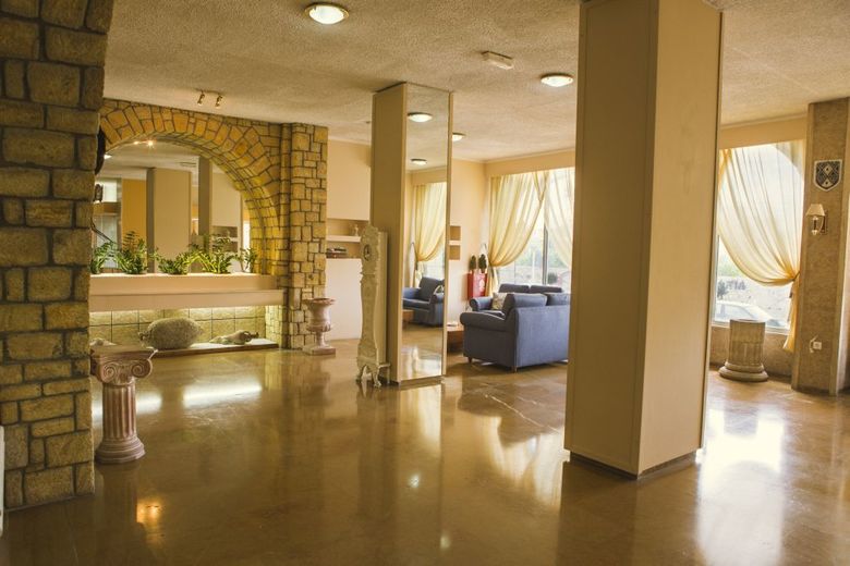 Oscar Hotel & Apartments