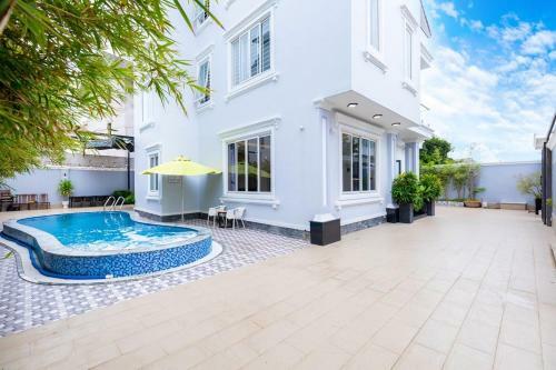 Villa H? B?i C� Thang M�y G?n B�i T?m
