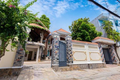 Villa H? B?i Phan Chu Trinh B�i Sau