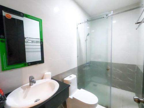 Reddoorz H'hen Hotel