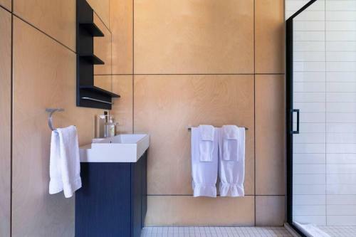 Cabin Sutton 252 - En Harmonie Avec La Nature!