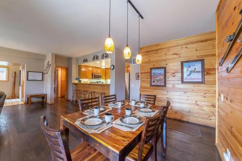 #307 - Scenic Family-friendly Condo, Spa & Pool