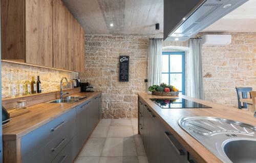 Villa Pi With Heated Pool