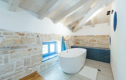 Villa Pi With Heated Pool
