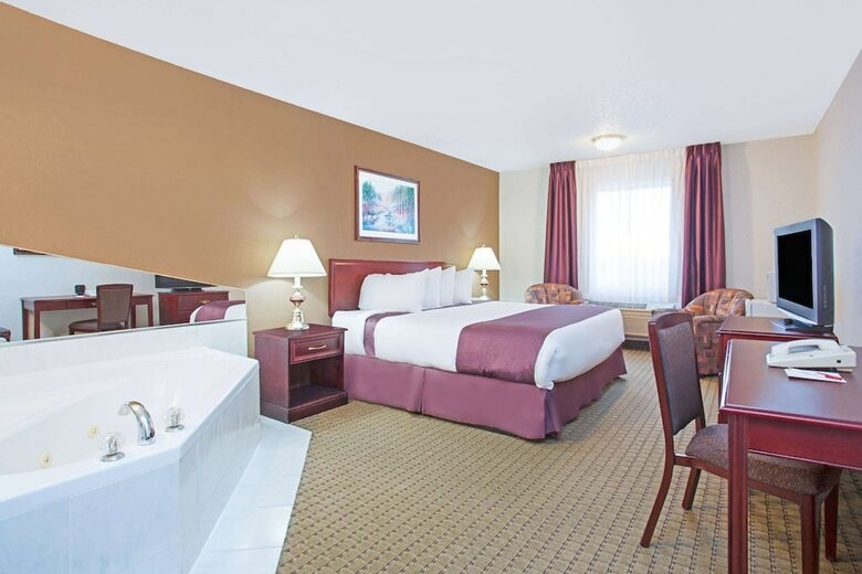 Hotel Ramada Inn & Suites Red Deer