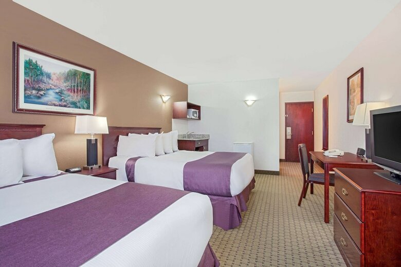 Hotel Ramada Inn & Suites Red Deer