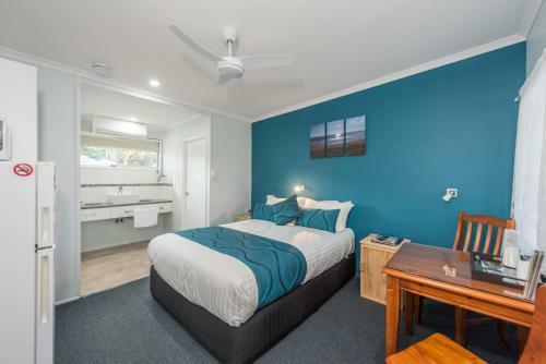 Moore Park Beach Motel