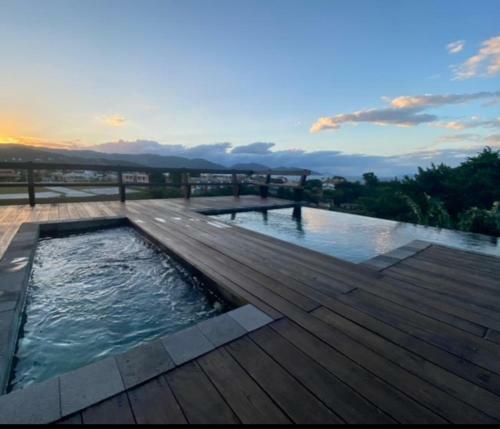 Villa Casa Spa Com Piscina de Borda Infinita