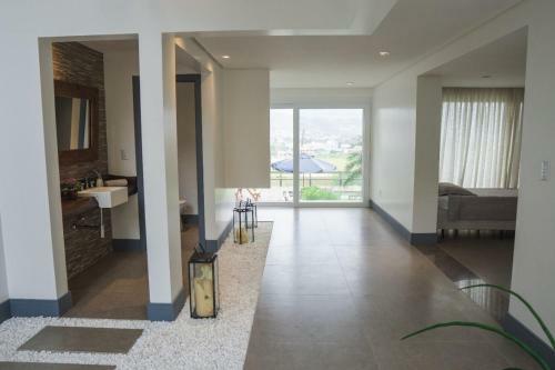 Villa Casa Spa Com Piscina de Borda Infinita