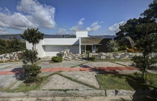 Villa Casa Spa Com Piscina de Borda Infinita