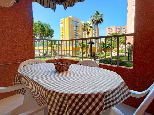 Practico Apartamento Con Piscina En Residencial Brezo Canet