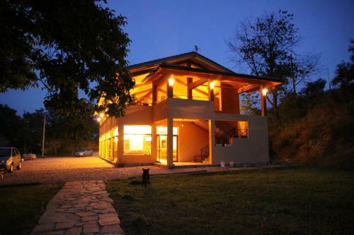 Perper?shka River Villas