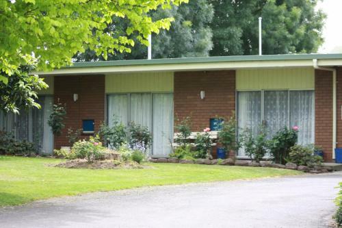 Opal Motel