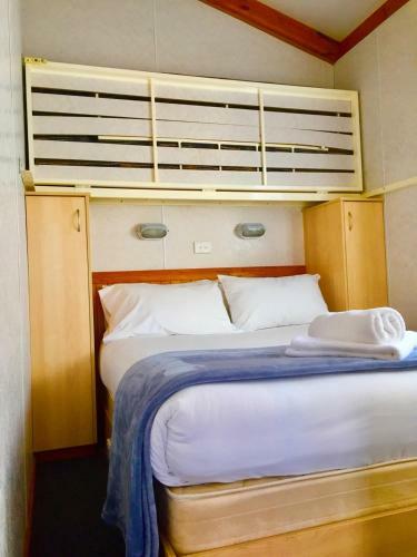 Bright Accommodation Park