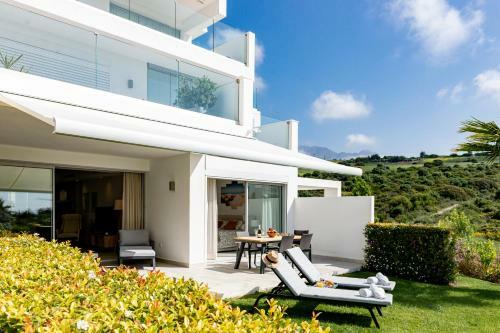 Beautiful Apartment In Alcazaba Lagoon