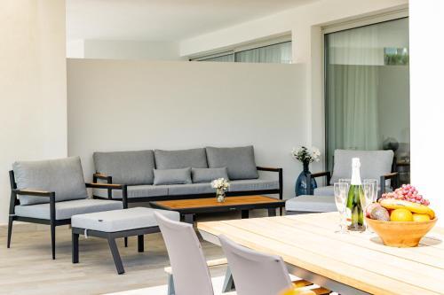 Beautiful Apartment In Alcazaba Lagoon