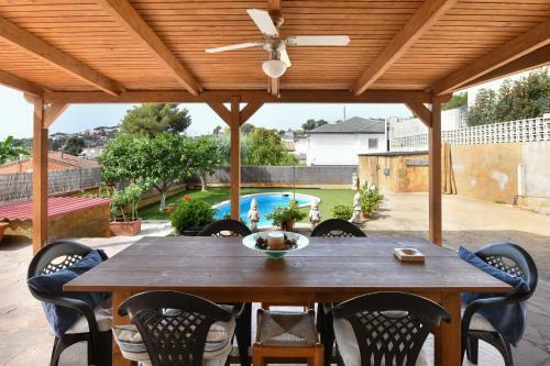Agradable Casa Con Piscina A 5�del Mar