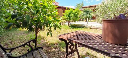 Liland Summer Cottage Lefkandi