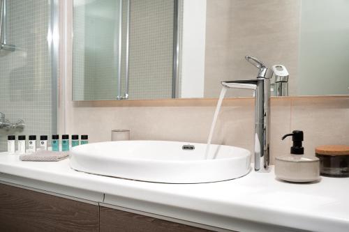 Blue Avra Apartment (Near The Beach)